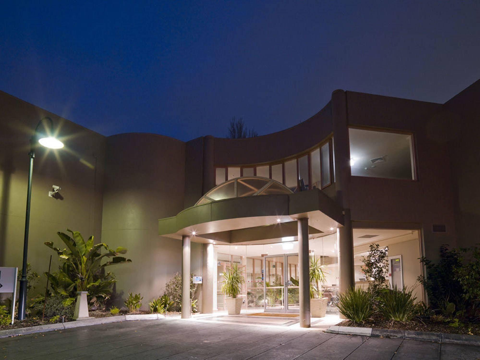 Kimberley Gardens Hotel, Serviced Apartments And Serviced Villas Melbourne Exteriör bild